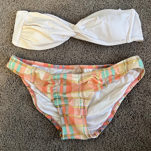 SOLD Strapless Victoria’s Secret bikini - Picture 1 of 2